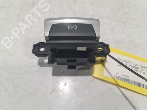 switch-peugeot-208-ii-ub_-up_-uw_-uj_-2019-32241424 main image