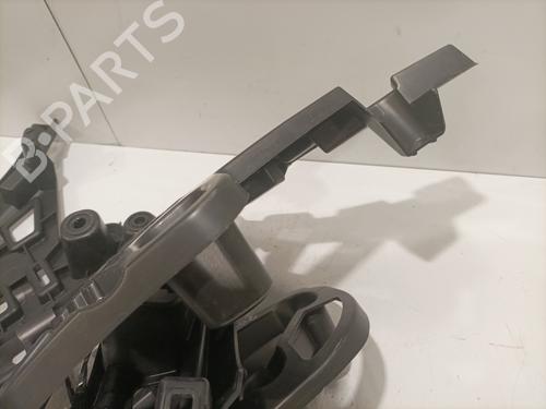 Used Rear bumper bracket Rear bumper bracket PEUGEOT 2008 II (UD_, US_, UY_, UJ_, UR_, UC_) 1.5 BlueHDI 130 (131 hp) 27386865 27386865