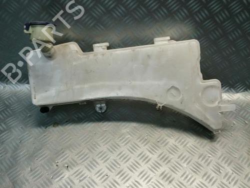 Used Windscreen washer tank PEUGEOT 3008 II SUV (MC_, MR_, MJ_, M4_) 1.5 BlueHDi 130 (131 hp) 22590648