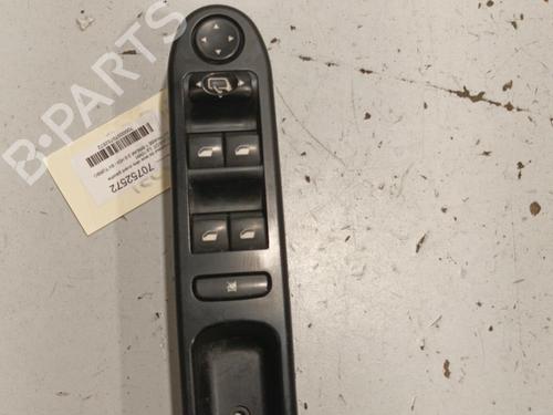 Used Left front window switch PEUGEOT 307 Break (3E) 2.0 HDI 110 (107 hp) 22582302