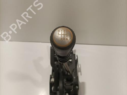 Used Gear lever NISSAN JUKE (F15) 1.5 dCi (110 hp) 22574171