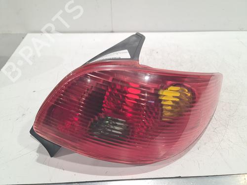 Used Right taillight PEUGEOT 206 Hatchback (2A/C) 1.4 i (75 hp) 32347539