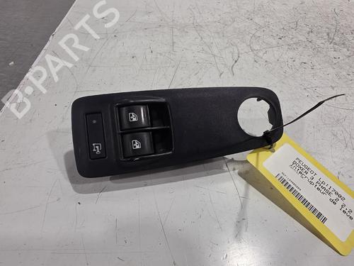 Used Left front window switch Left front window switch PEUGEOT BOXER Van 2.2 HDi 130 (131 hp) 39527719 39527719