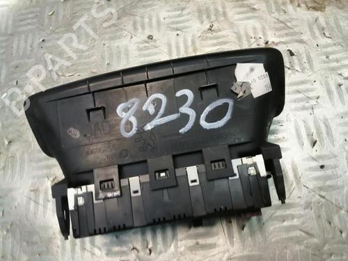 Used Display monitor Display monitor PEUGEOT 308 I (4A_, 4C_) 1.6 HDi (109 hp) 22578054 22578054