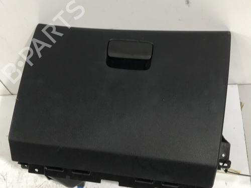 Handskerum MERCEDES-BENZ A-CLASS (W176) A 160 CDI / d (176.011) (90 hp) 28153909