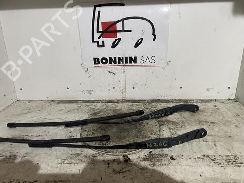 front-windshield-wiper-arm-dacia-sandero-ii-2012-34592374 main image