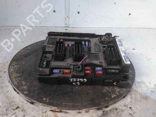 Used Fuse box Fuse box CITROËN C3 I (FC_, FN_) 1.1 i (60 hp) 34599854 34599854