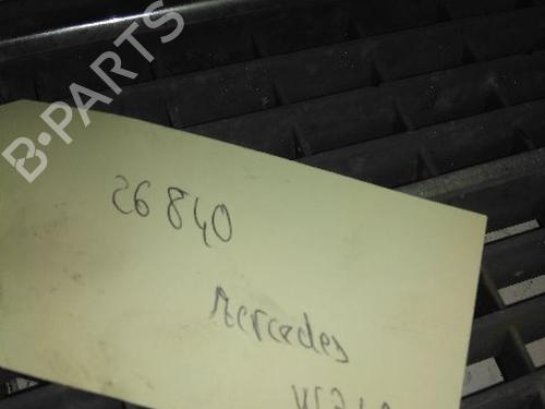 Grill MERCEDES-BENZ E-CLASS (W210) E 230 (210.037) (150 hp) 26439227
