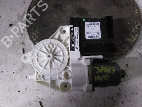 Used Right front door AUDI A3 Sportback (8PA) 1.6 TDI (105 hp) 24646388