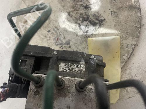 Used ABS pump RENAULT CLIO III (BR0/1, CR0/1) 1.2 16V (BR02, BR0J, BR11, CR02, CR0J, CR11) (75 hp) 24133920