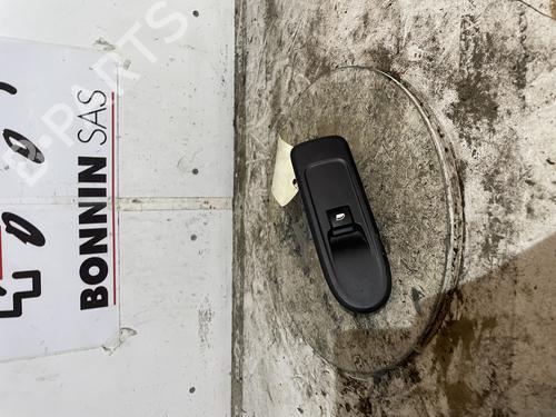 Used Right front window switch Right front window switch CITROËN C3 II (SC_) 1.4 HDi 70 (SC8HZC, SC8HR0, SC8HP4) (68 hp) 34592041 34592041