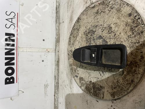 Used Right front window switch Right front window switch PEUGEOT EXPERT Van (VF3A_, VF3U_, VF3X_) 2.0 HDi 130 (128 hp) 34590747 34590747