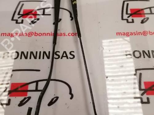 Used Front windshield wiper arm RENAULT MEGANE I Coach (DA0/1_) 1.6 16V (DA0B, DA04, DA11) (107 hp) 24133894