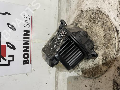 Used Heater blower motor Heater blower motor FORD FIESTA VII (HJ, HF) 1.0 EcoBoost (101 hp) 34590530 34590530