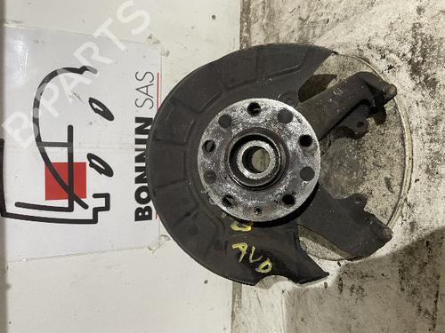 Used Right front steering knuckle VW GOLF VI (5K1) 2.0 TDI (110 hp) 21135269