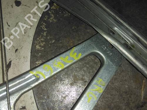Rudehejsemekanisme venstre bagtil Rudehejsemekanisme venstre bagtil RENAULT CLIO II (BB_, CB_) 1.4 (B/CB0C, B/CB0S) (75 hp) 34600933 34600933