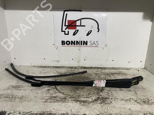 Used Front windshield wiper arm Front windshield wiper arm PEUGEOT 3008 I MPV (0U_) 2.0 HDi 150 / BlueHDi 150 (150 hp) 34591739 34591739