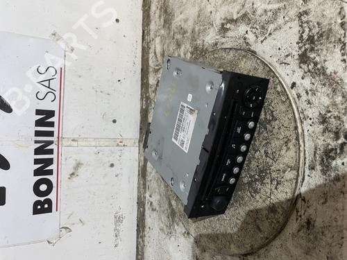 Used Radio Radio CITROËN C3 II (SC_) 1.4 HDi 70 (SC8HZC, SC8HR0, SC8HP4) (68 hp) 34592749 34592749