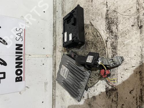 engine-control-unit-ecu-renault-clio-iii-br01-cr01-2005-2006-2007-2008-2009-2010-2011-2012-2013-2014-34591166 main image