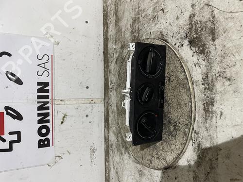 Comando clima Comando clima VW GOLF IV (1J1) 1.4 16V (75 hp) 34592431 34592431