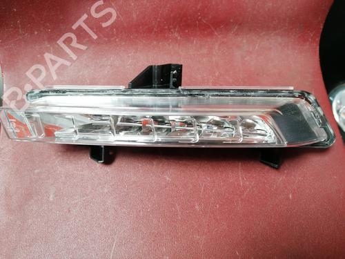 right-daytime-light-renault-clio-iv-bh_-2012-2013-2014-2015-2016-2017-2018-2019-2020-2021-34588394 main image