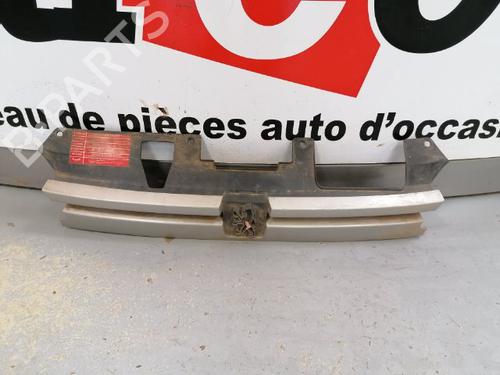 Used Grille PEUGEOT 306 Hatchback (7A, 7C, N3, N5) 1.9 D (69 hp) 20636089