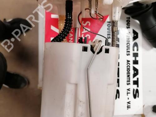 Used Fuel pump RENAULT MEGANE III Hatchback (BZ0/1_, B3_) 1.5 dCi (106 hp) 24133703
