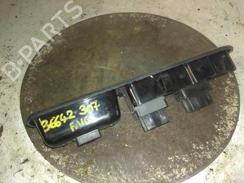 Used Right front window switch Right front window switch PEUGEOT 307 (3A/C) 2.0 HDi 90 (90 hp) 34600428 34600428