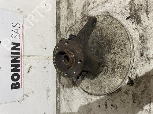 Used Left front steering knuckle DACIA SANDERO II 1.2 (73 hp) 21532129