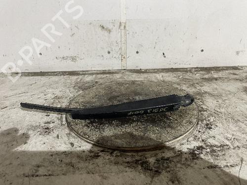 Used Front windshield wiper arm VW GOLF VII (5G1, BQ1, BE1, BE2) 1.2 TSI (86 hp) 21134701