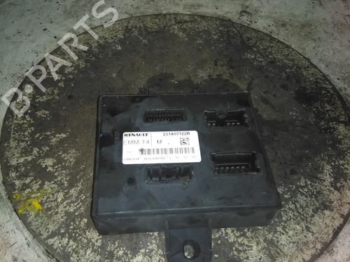 tailgate-renault-clio-iv-bh_-2012-2013-2014-2015-2016-2017-2018-2019-2020-2021-34595407 main image