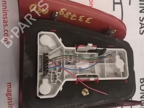 Fanale posteriore destro Fanale posteriore destro VW PASSAT B5 (3B2) 1.6 (101 hp) 34586690 34586690