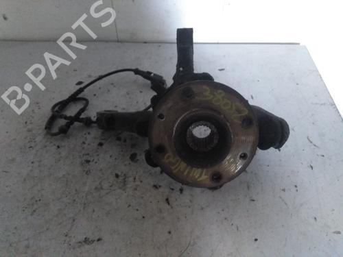Fusee links voor Fusee links voor RENAULT TWINGO II (CN0_) 1.2 16V (CN04, CN0B) (75 hp) 34603057 34603057