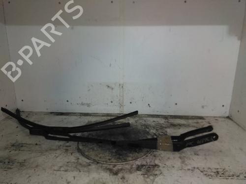 Used Front windshield wiper arm PEUGEOT 308 I (4A_, 4C_) 1.6 HDi (92 hp) 21135302