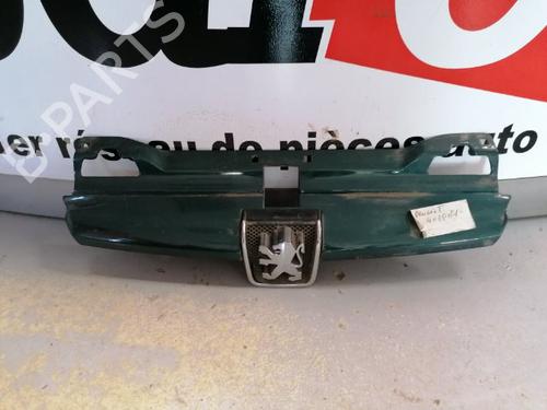 Used Grille PEUGEOT 406 (8B) 1.9 TD (94 hp) 20636099
