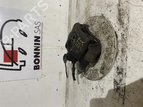 Used Right front brake caliper MERCEDES-BENZ VITO Van (W638) 110 CDI 2.2 (638.094) (102 hp) 24875944