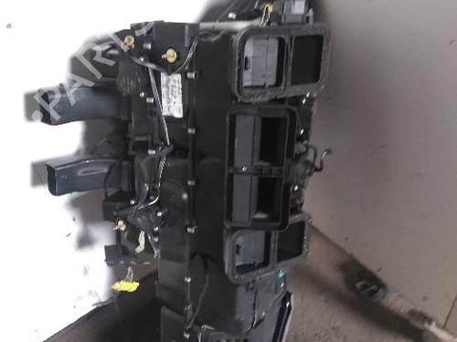Used Heater matrix box MERCEDES-BENZ E-CLASS (W211) E 320 CDI (211.026) (204 hp) 24174213
