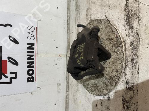 Used Right front brake caliper RENAULT CLIO III (BR0/1, CR0/1) 1.5 dCi (C/BR0G, C/BR1G) (68 hp) 20638118
