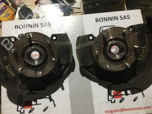 Used Right front steering knuckle MITSUBISHI L200 / TRITON (KJ_, KK_, KL_) 2.4 DI-D 4WD (KJ0T) (154 hp) 20638270
