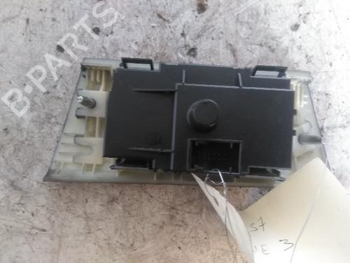 Used Headlight switch BMW 3 (E90) 320 d (163 hp) 28359366