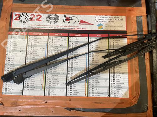Used Front windshield wiper arm Front windshield wiper arm 34589498 34589498