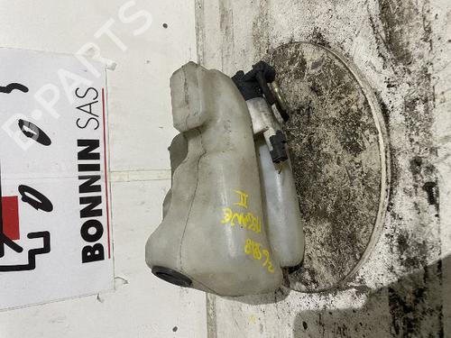 Used Washer pump RENAULT MEGANE II (BM0/1_, CM0/1_) 1.5 dCi (BM1F, CM1F) (86 hp) 20635738