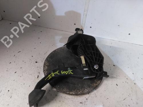 Pedal embrague Pedal embrague PEUGEOT 308 SW II (LC_, LJ_, LR_, LX_, L4_) 1.5 BlueHDi 100 (102 hp) 34598953 34598953