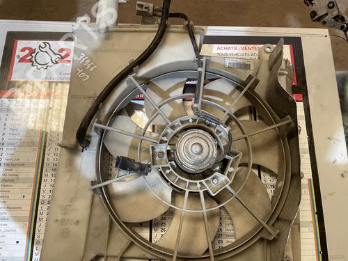 Used Radiator fan Radiator fan PEUGEOT 107 (PM_, PN_) 1.0 (68 hp) 34588854 34588854