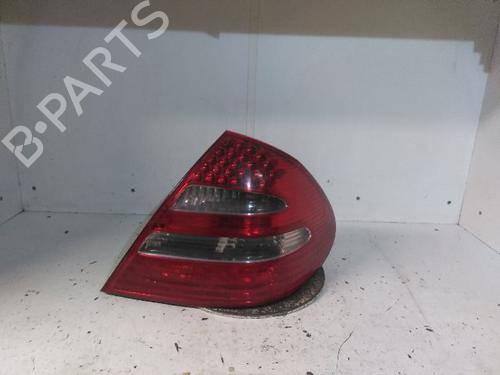 Used Right taillight MERCEDES-BENZ E-CLASS (W211) E 320 CDI (211.026) (204 hp) 24174218