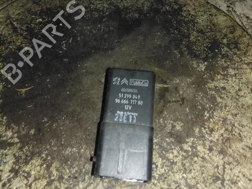 Used Electronic module PEUGEOT 308 I (4A_, 4C_) 1.6 HDi (92 hp) 21135312