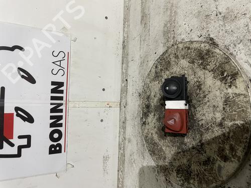 Advarselsbryter Advarselsbryter RENAULT MEGANE II (BM0/1_, CM0/1_) [2001-2012] 34590639 34590639