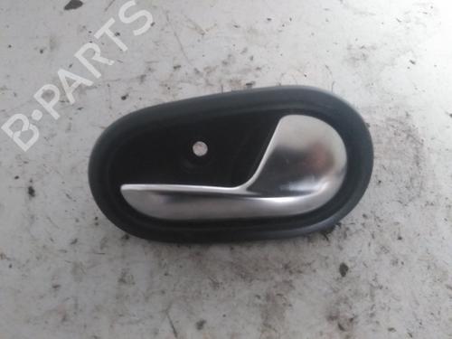 Maneta interior trasera derecha Maneta interior trasera derecha DACIA SANDERO II TCe 90 (B8M1, B8MA, B8AC) (90 hp) 34602186 34602186