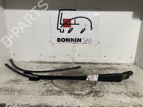 Used Front windshield wiper arm PEUGEOT 3008 I MPV (0U_) 2.0 HDi 150 / BlueHDi 150 (150 hp) 22784054