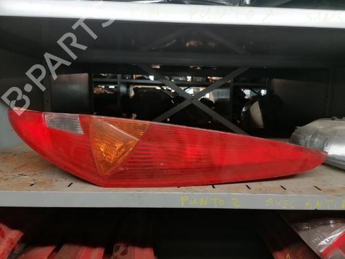 Højre baglygte FIAT PUNTO (188_) 1.2 60 (188.030, .050, .130, .150, .230, .250) (60 hp) 25826902